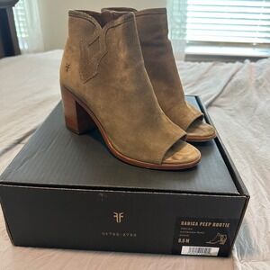 Frye Danica Peep Bootie Sand‎ Suede Open Toe Ankle Boots 78034 8.5 M